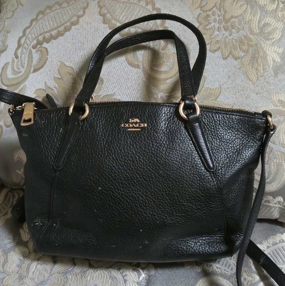 Coach Mini Kelsey in black pebbled leather gold hardware